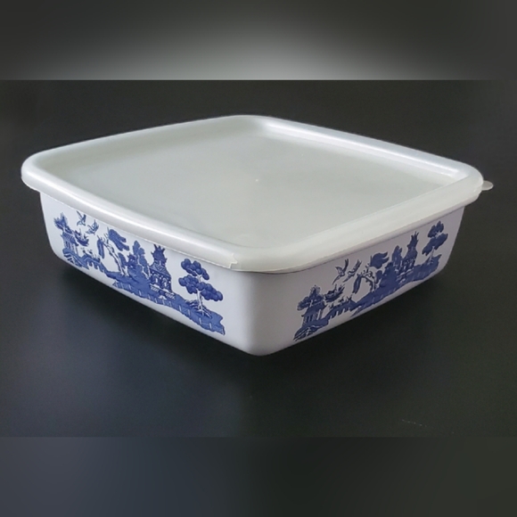 7" Square Blue Willow Metal Baker with Original Plastic Lid by Johnson Brothers - Picture 16 of 16